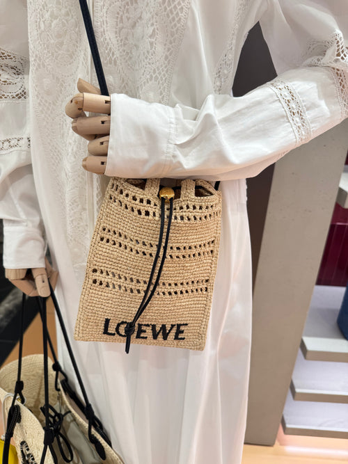 LOEWE Drawstring Pocket in Raffia | 羅意威 草編袋 (啡色)