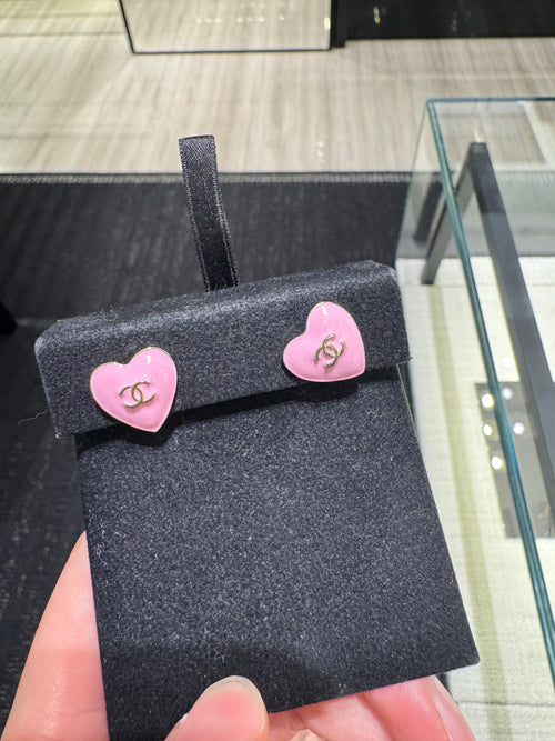 CHANEL Mini Pink Heart Earrings | 香奈兒 心心耳環 (粉紅色)