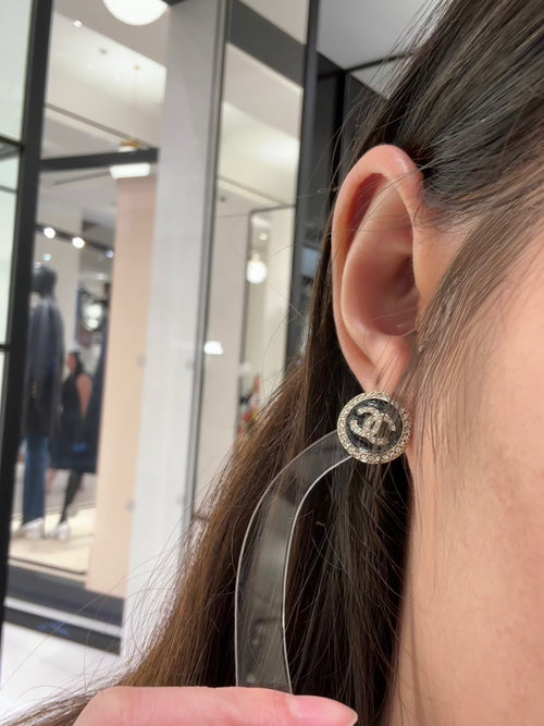 CHANEL Black CC Chanel Earrings | 香奈兒 耳環 (黑色)