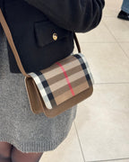 BURBERRY Mini Crossbody Bag | 博柏利 迷你手袋 (棕色)