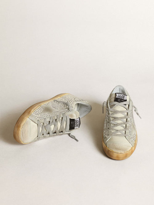 GOLDEN GOOSE Women’s Super - Star in aged white nubuck with Swarovski crystals | 黃金鵝 女款 Super - Star 舊化白色磨砂皮款,搭配施華洛世奇水晶(灰色) - LondonKelly 英國名牌代購