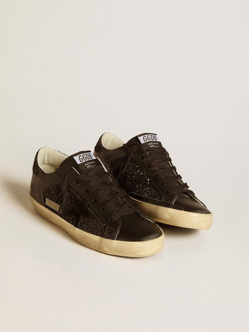 GOLDEN GOOSE Women's Super - Star in black glitter with black suede star and leather inserts | 黃金鵝 女款 Super - Star 黑色亮片款,搭配黑色麂皮星星與皮革拼接(黑色) - LondonKelly 英國名牌代購