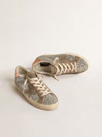 GOLDEN GOOSE Women's Super - Star in platinum glitter with dove - gray suede star | 黄金鹅 女款 Super - Star 铂金色亮片款,搭配鸽灰色麂皮星星(鸽灰色) - LondonKelly 英国名牌代购