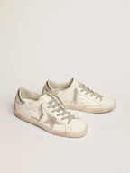 GOLDEN GOOSE Women's Super - Star with silver heel tab and metal stud lettering | 黄金鹅 女款 Super - Star 搭配银色后跟标签与金属铆钉字母(白色) - LondonKelly 英国名牌代购