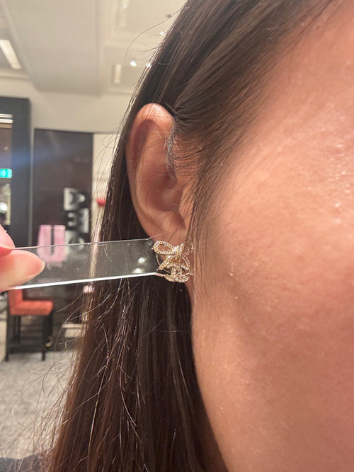 CHANEL Ribbon CC Earrings | 香奈兒 蝴蝶結耳環 (金色)