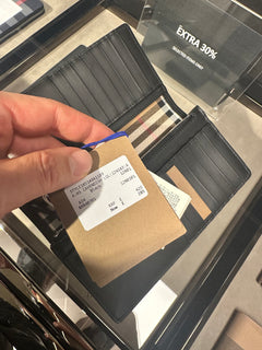 BURBERRY Reg cc Bill8 320-&gt;220 