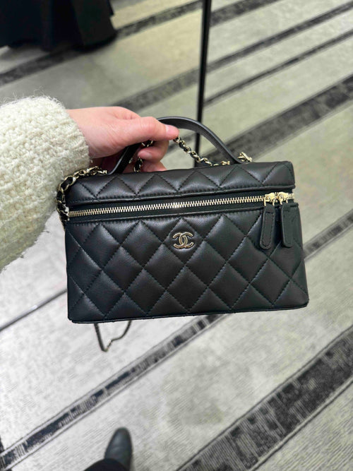 CHANEL AP4385 Quilted Lambskin Vanity Case with Chain | 香奈兒 菱格紋小牛皮鏈帶化妝箱手袋 (黑色) - LONDONKELLY 英國名牌代購